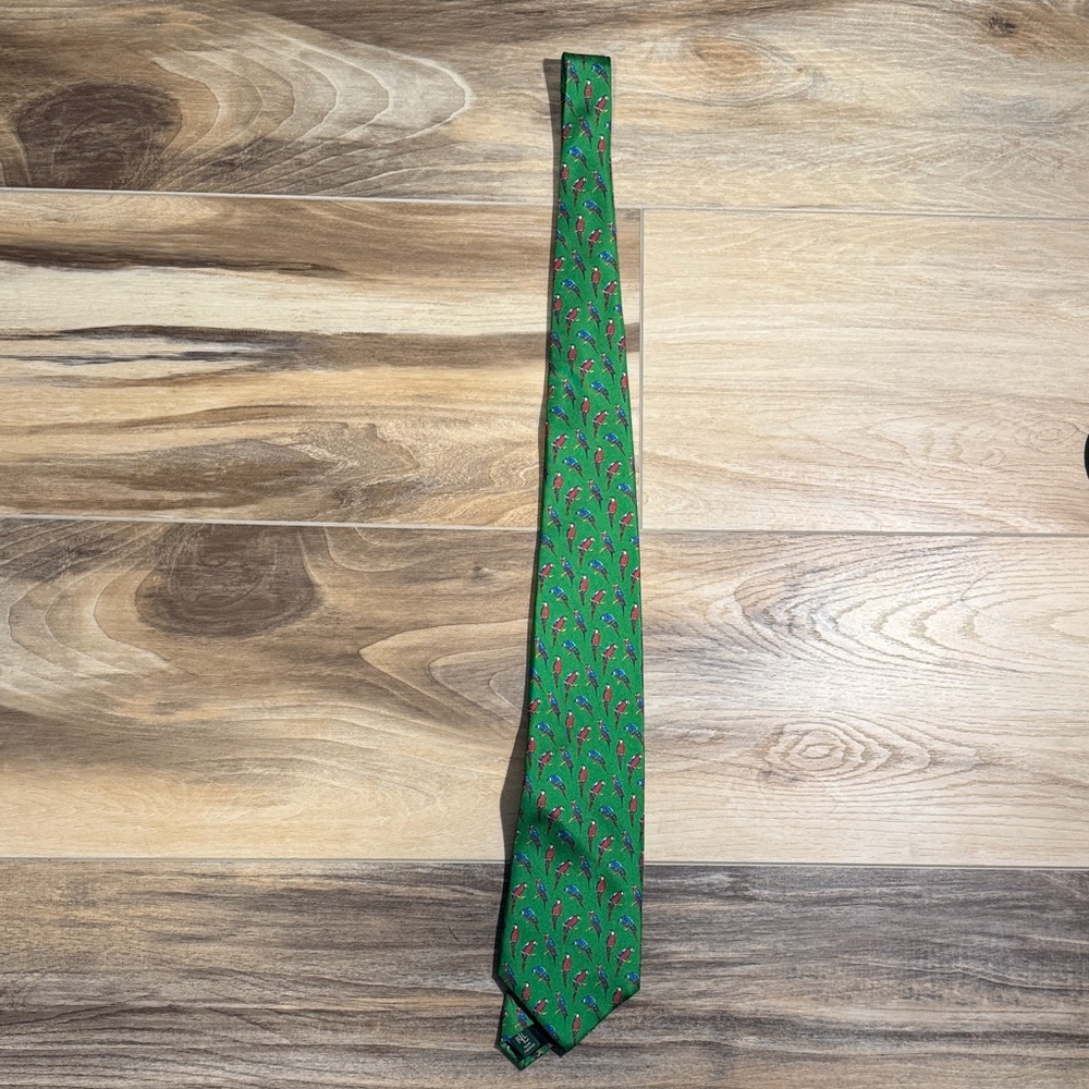 Lauren Ralph Lauren Men’s Green Parrot Print Tie – NWT (New with Tags)